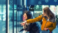 How Retailers Are Competing with Amazon during the Holidays